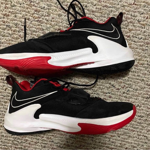 Zoom Freak 3 ‘Bred’ Size:15 - Picture 5 of 7